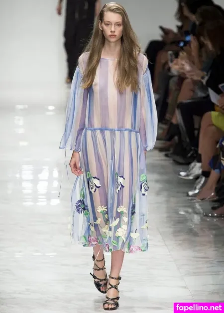 Lauren De Graaf OnlyFans Thumbnail #atMA5tFEBx