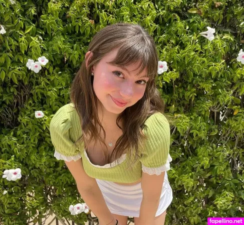 Lauren Donzis OnlyFans Thumbnail #m97SIFAjQe