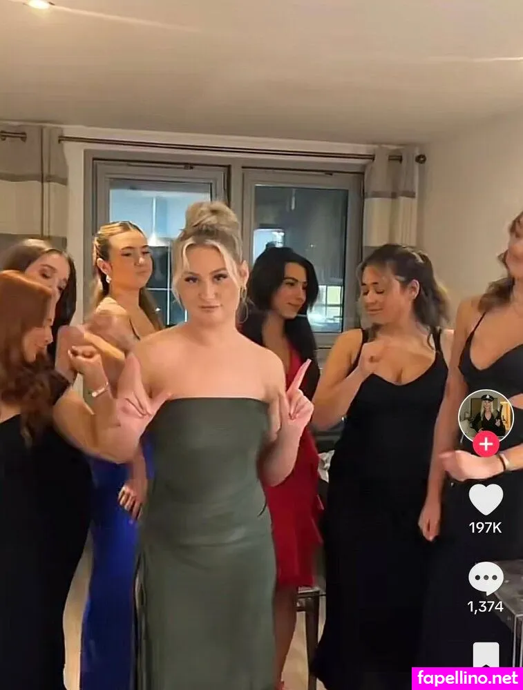 Green Dress Girl, laurenduff_y Nude Leaked OnlyFans Photo #pasYDVnyBW