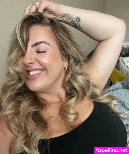 Lauren Edge 1 OnlyFans Thumbnail #1HdO883r8B