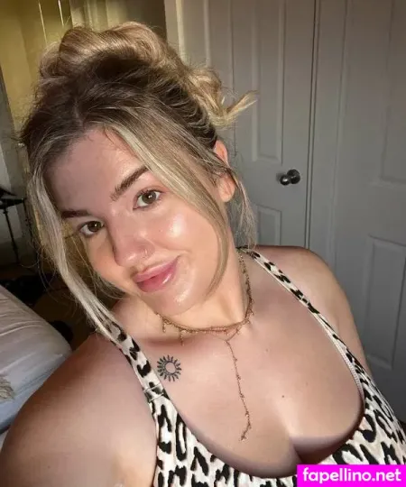 Lauren Edge 1 OnlyFans Thumbnail #KQxWpLZf1X