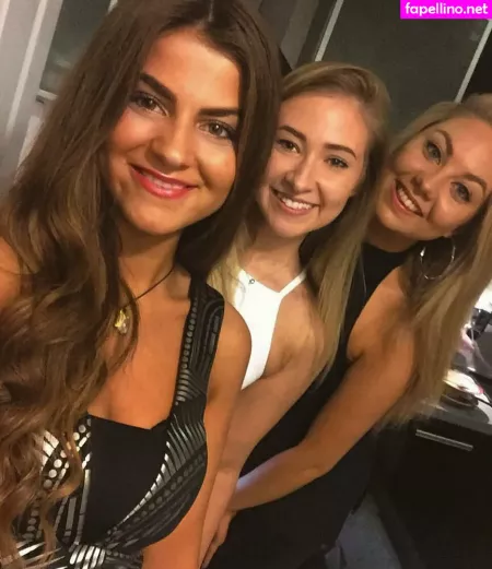 Lauren Fardon OnlyFans Thumbnail #DodsRd72rQ