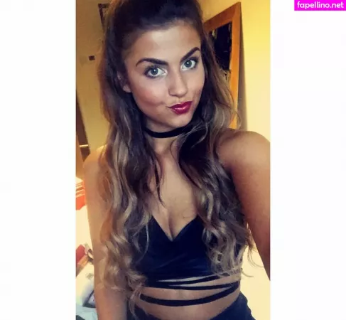 Lauren Fardon OnlyFans Thumbnail #TfDXWrOAYX