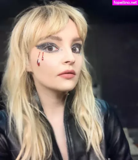 Lauren Mayberry OnlyFans Thumbnail #C1DjvFECCW