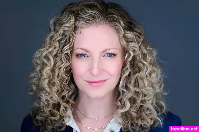 Lauren Molina Main Profile Photo