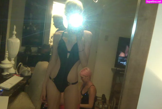 Lauren O Neil OnlyFans Thumbnail #v6OTRGPWw4