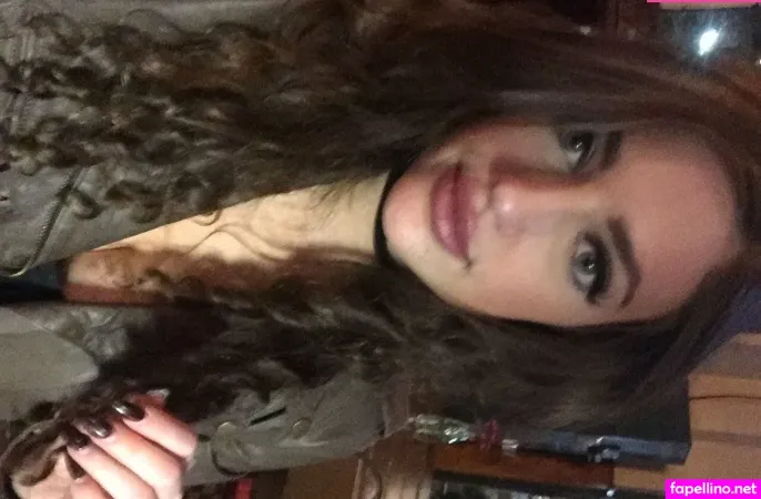 Lauren Russell OnlyFans Thumbnail #0KaMbjxL7n