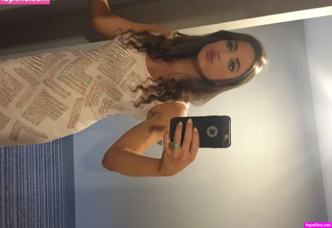 Lauren Russell OnlyFans Thumbnail #5ipQ2my0xV