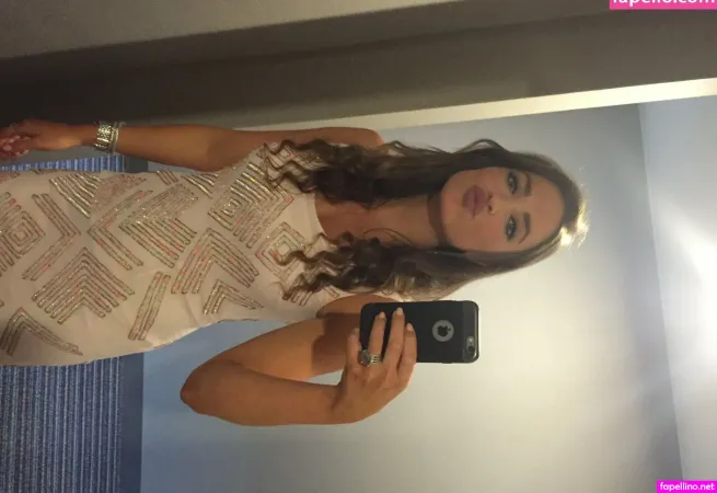 Lauren Russell OnlyFans Thumbnail #FX3AMpCwju