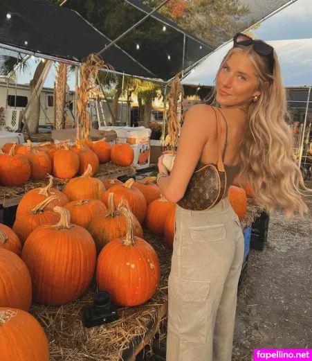 Lauren Snyder OnlyFans Thumbnail #7CqVtoQ1F0