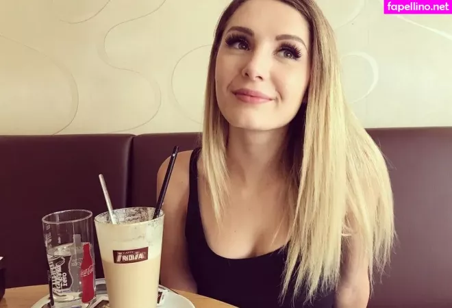 Lauren Southern OnlyFans Thumbnail #22YcpzWX9y