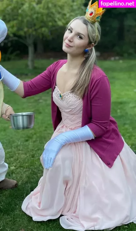 Lauren Southern OnlyFans Thumbnail #MJRQ31sBJr