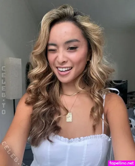 Lauren Tong OnlyFans Thumbnail #KM155OrkzN