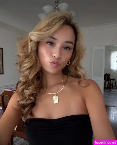 Lauren Tong OnlyFans Thumbnail #g5yWiSEeEQ