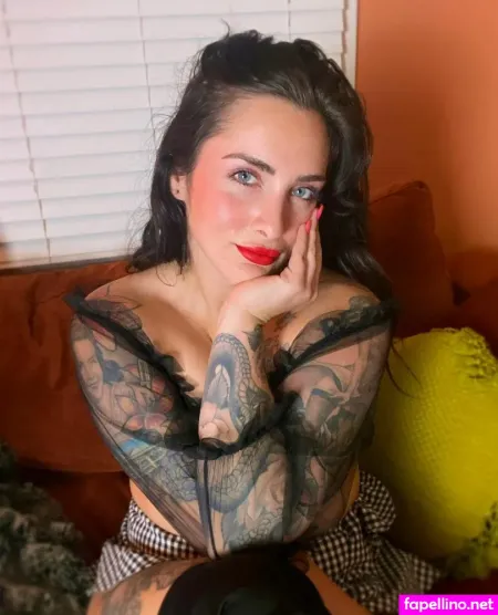 Lauren Urasek OnlyFans Thumbnail #K1ciWC1gYM