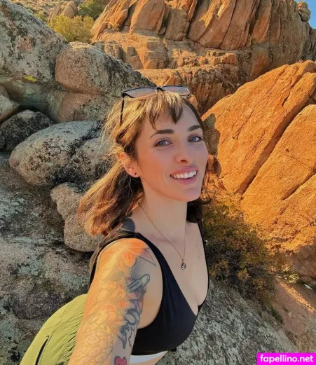 Lauren Urasek OnlyFans Thumbnail #goWo3ZGLdz