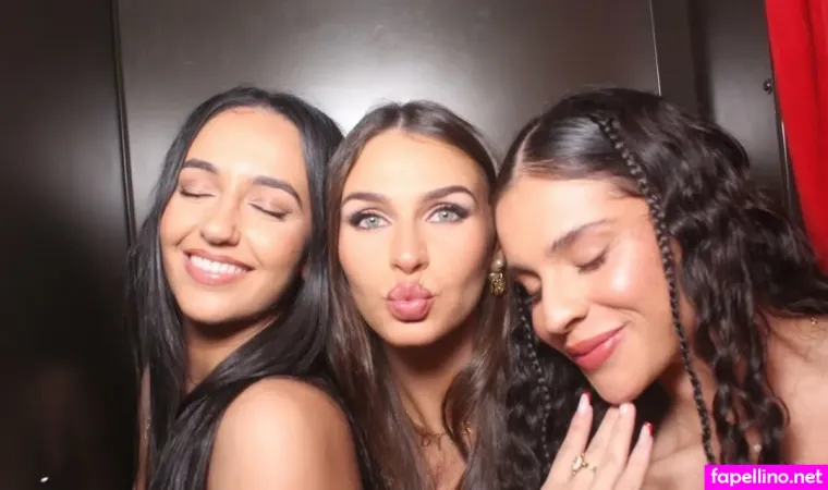 Lauren Van Velzen OnlyFans Thumbnail #AxC4SrumBo