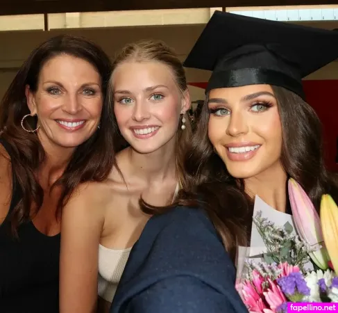 Lauren Van Velzen OnlyFans Thumbnail #CCvIzyq7T5