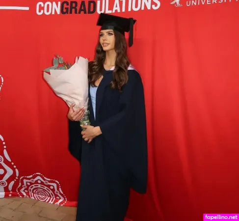 Lauren Van Velzen OnlyFans Thumbnail #fZwfgKT2aw