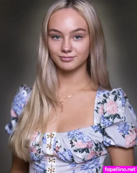 Lauren Whelan OnlyFans Thumbnail #4pQxUUzpel