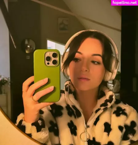 Lauren Williams OnlyFans Thumbnail #fJS8MWItxR