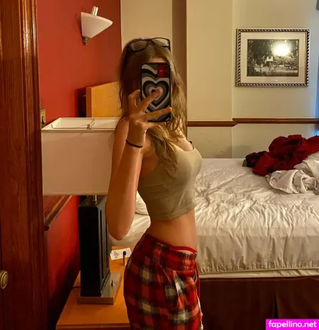 Lauren556688 OnlyFans Thumbnail #Ks7oj8vkqw