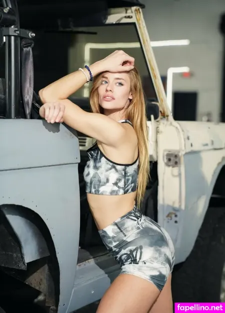 Laurenann77 1 OnlyFans Thumbnail #8bD1UGNAvp