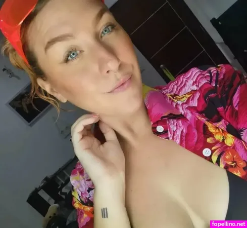 Laurenpeach OnlyFans Thumbnail #E25X9XeeO3