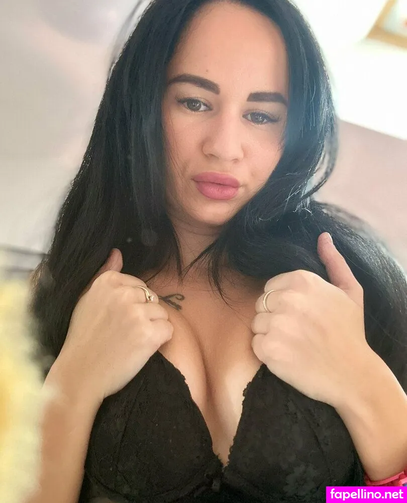 laurenpeachie, laurenpeachprime Nude Leaked OnlyFans Photo #0yfp5kXEmG