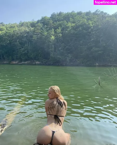 Laurenrose228 OnlyFans Thumbnail #3fxU5T0zUa