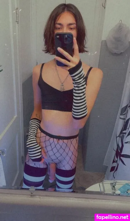 Laurenthetrap OnlyFans Thumbnail #lbNMMgvFAO