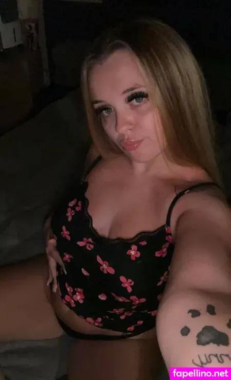 Laurenvictoriax OnlyFans Thumbnail #RO5PaH2onc