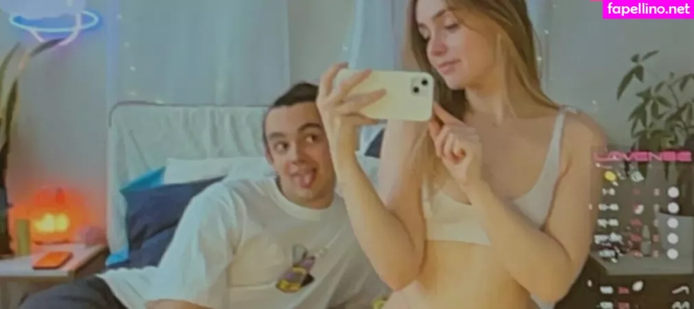 Laurenxcross OnlyFans Thumbnail #dLGzbMCigU