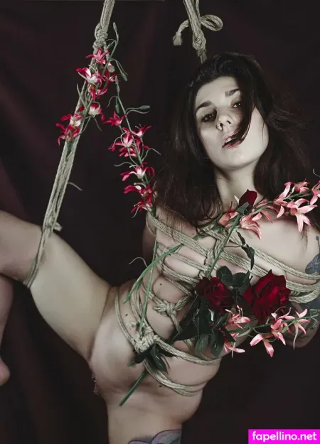 Lauretta Brokendoll OnlyFans Thumbnail #UZETgsxAcW