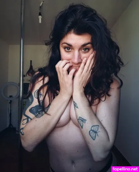 Laurettavixen OnlyFans Thumbnail #aSSRYMtVjp