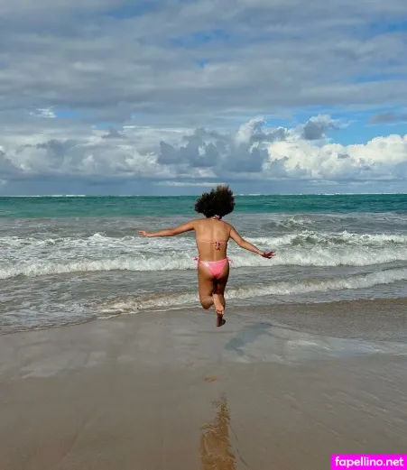 Laurie Hernandez OnlyFans Thumbnail #DAt1K46byp