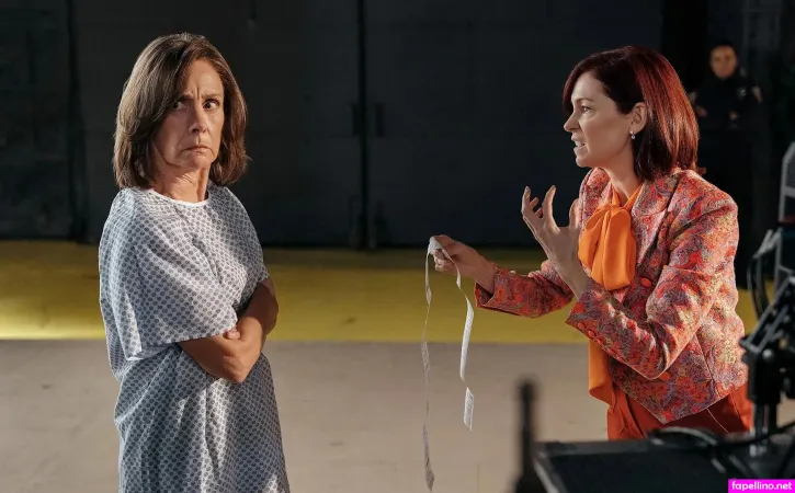 Laurie Metcalf Main Profile Photo