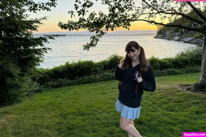 Lauriewired OnlyFans Thumbnail #NeYtlY1iXT