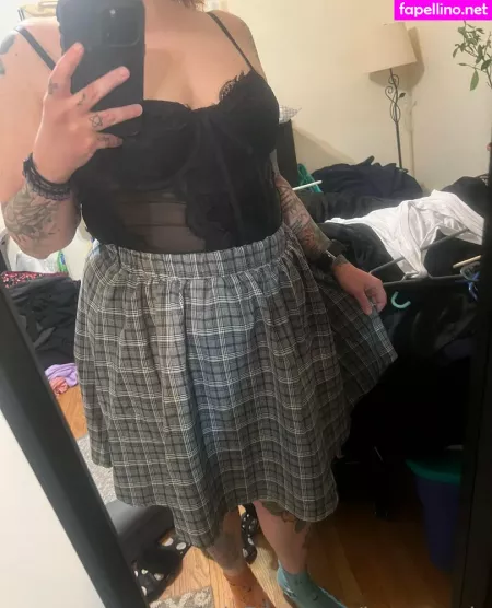 Laurxmarie OnlyFans Thumbnail #NhXNi2VzCv