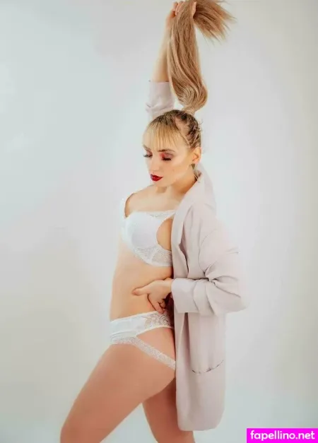 Laurynka OnlyFans Thumbnail #8YXgH3jD8D