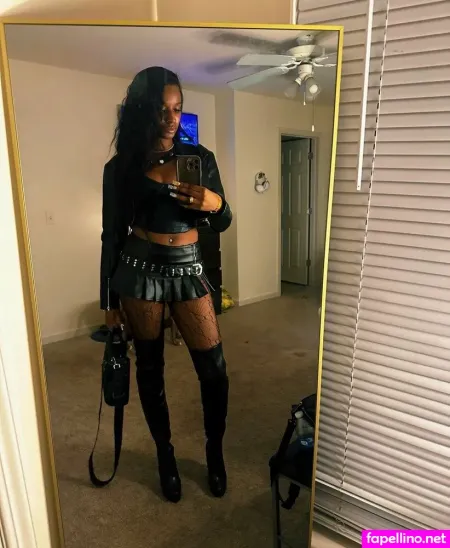 Lauryntierre OnlyFans Thumbnail #YLqLjlyQcT