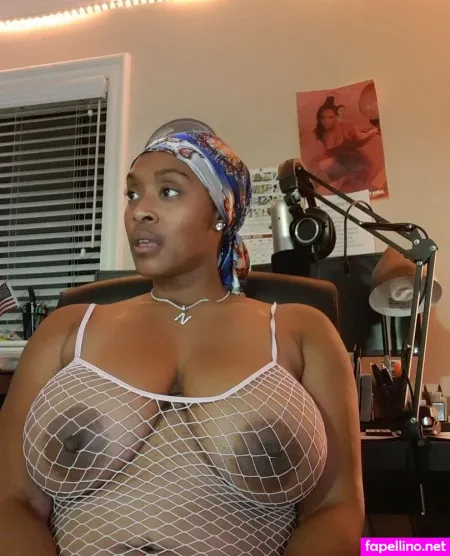 Lavendamonroe OnlyFans Thumbnail #VSn5iNgJjk