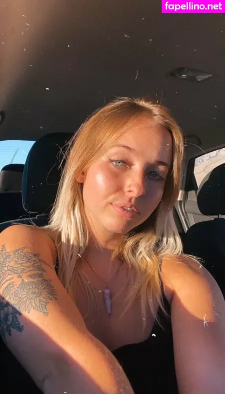 Lavenderalien OnlyFans Thumbnail #2vVlYbedce