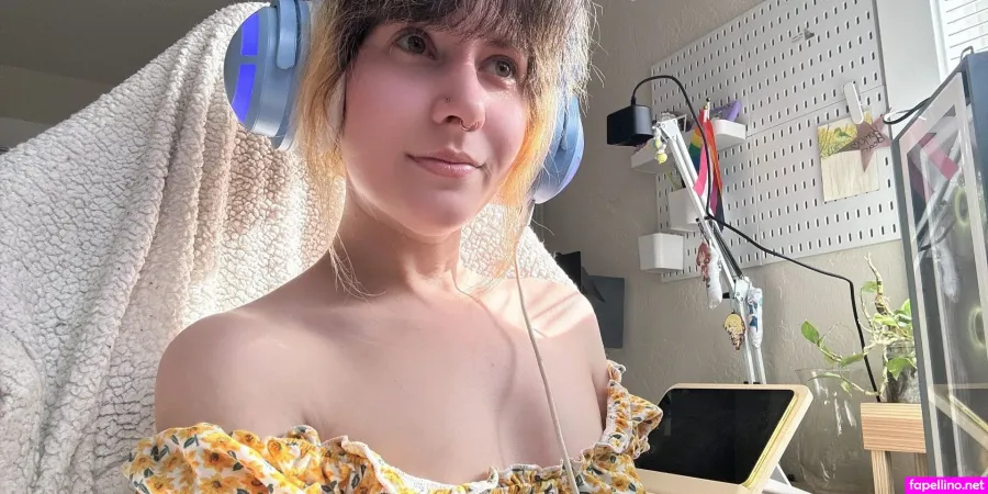 Lavendermilkcos OnlyFans Thumbnail #5J99sHBM1L