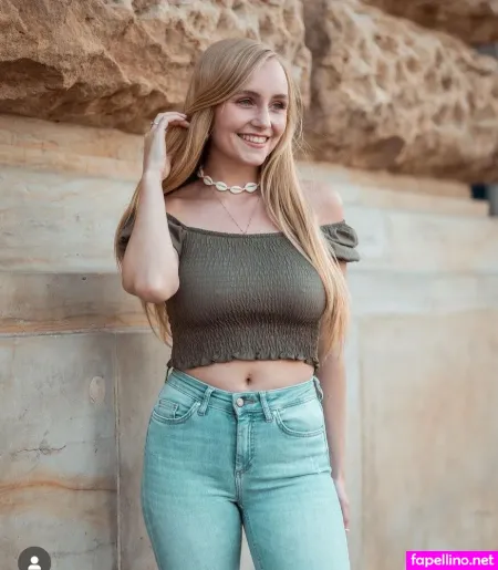 Lavinia Kuschnereit OnlyFans Thumbnail #Ptw5f7doAR