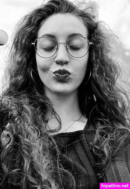 Lavinia Tiburski 1 OnlyFans Thumbnail #WFKQ66tJ45