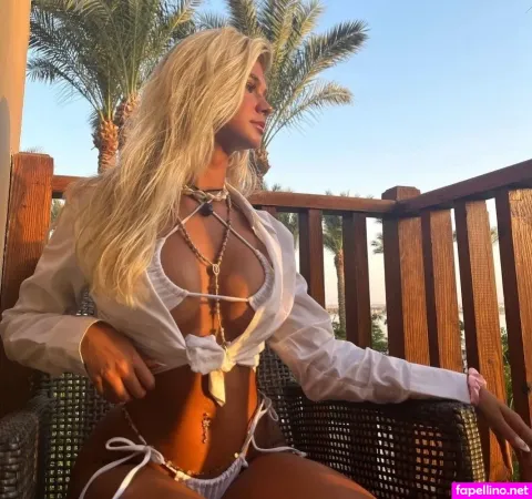 Lavinia Yakira OnlyFans Thumbnail #d4cIZz54pb