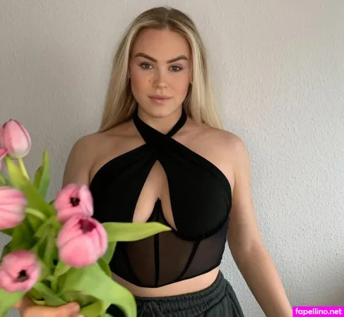 Lavrasophie OnlyFans Thumbnail #JGntR85vqU