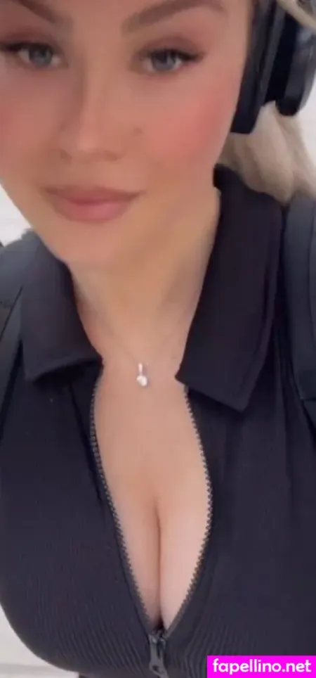 Lavrasophie OnlyFans Thumbnail #dRmMIZNFL8