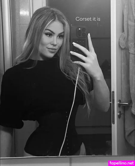 Lavrasophie OnlyFans Thumbnail #lcKD4UFLNW